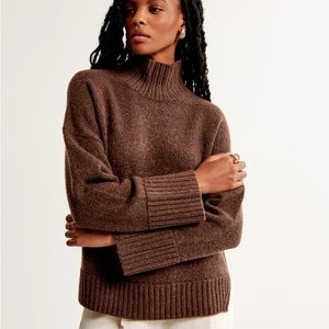 NEW & SOLD OUT, Abercrombie Tuckable Easy Turtleneck Sweater, Small